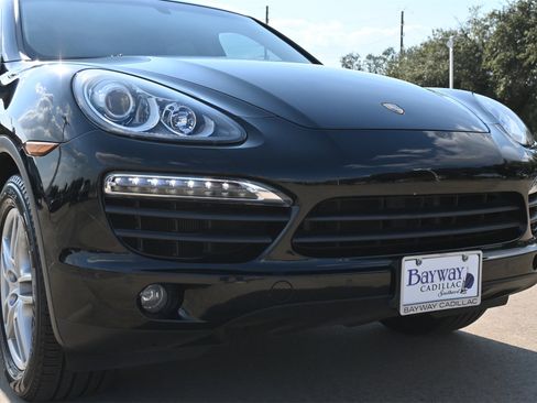 Used 2013 Porsche Cayenne S image 28