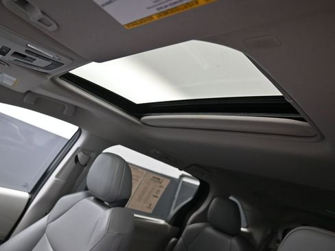 Certified 2022 Toyota Sienna XLE image 28