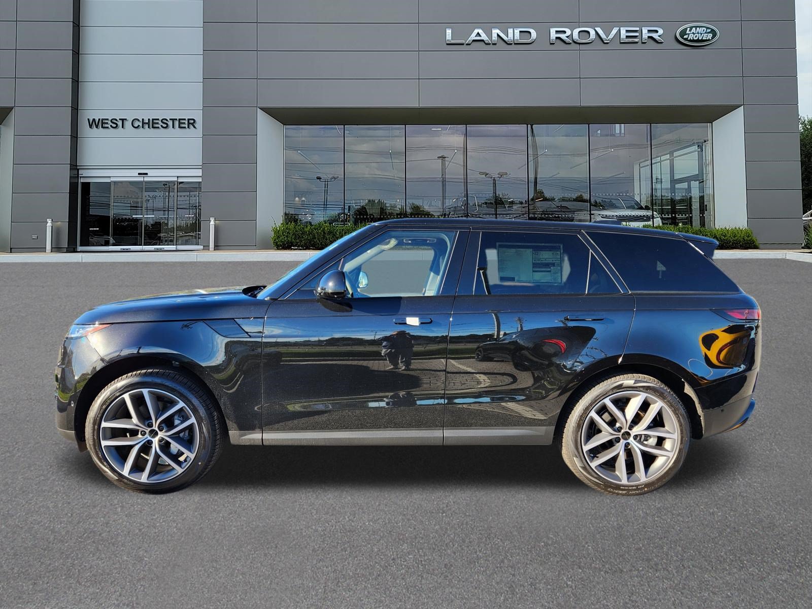 New 2027 Land Rover Range Rover Sport SE AWD/4WD image 5