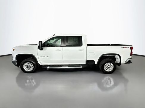 Used 2025 Chevrolet Silverado 2500 LT w/ Convenience Package AWD/4WD image 4