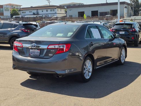 Used 2012 Toyota Camry XLE w/ Convenience Pkg FWD image 4