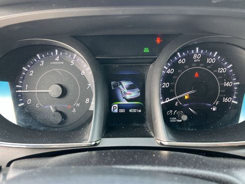 Used 2017 Toyota Avalon Limited w/ Carpet Mat Package image 15