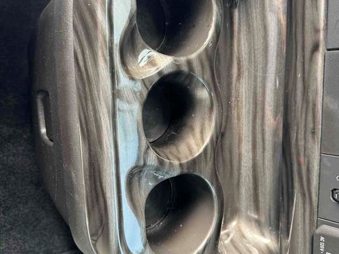 Used 2018 Chevrolet Express 2500 image 21