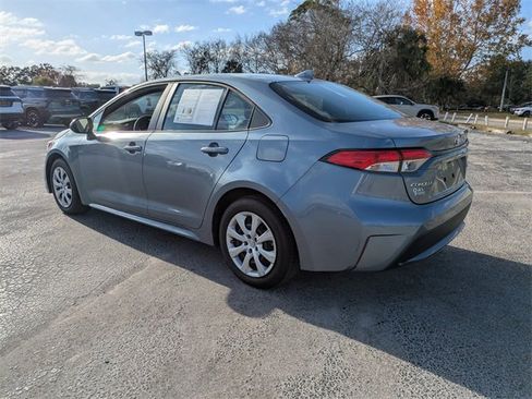 Used 2022 Toyota Corolla LE image 4