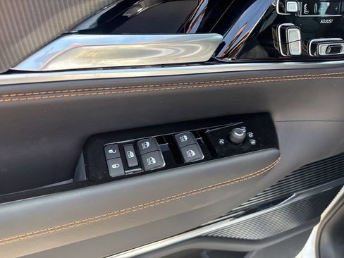 New 2026 Jeep Grand Wagoneer Summit AWD/4WD image 21