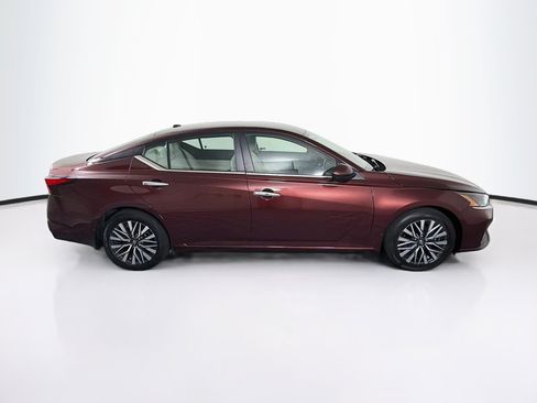 Used 2023 Nissan Altima 2.5 SV FWD image 10