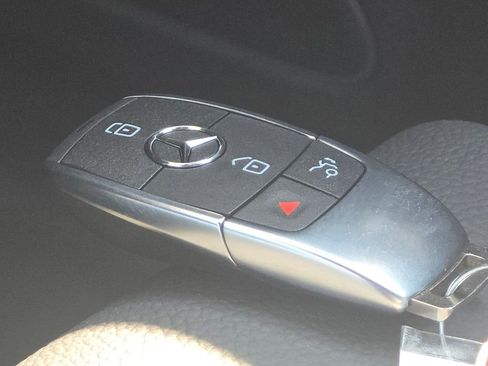 New 2026 Mercedes-Benz GLB 250 4MATIC image 37