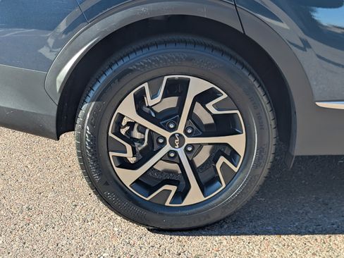 Used 2023 Kia Sportage EX image 7