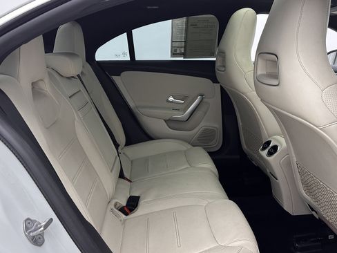 Used 2020 Mercedes-Benz CLA 250 image 32