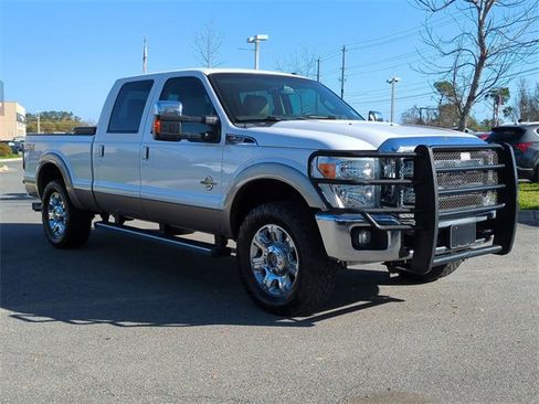 Used 2013 Ford F250 Lariat w/ Lariat Ultimate Pkg image 3