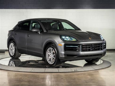 Certified 2025 Porsche Cayenne Coupe image 7