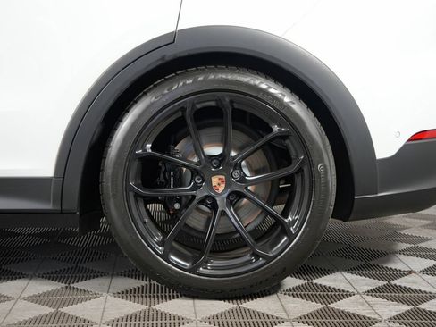 Certified 2025 Porsche Cayenne GTS AWD/4WD image 14