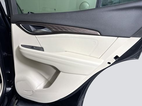 Used 2023 Buick Envision Avenir FWD image 28