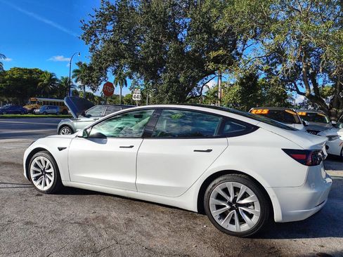 Used 2022 Tesla Model 3 Long Range AWD/4WD image 6