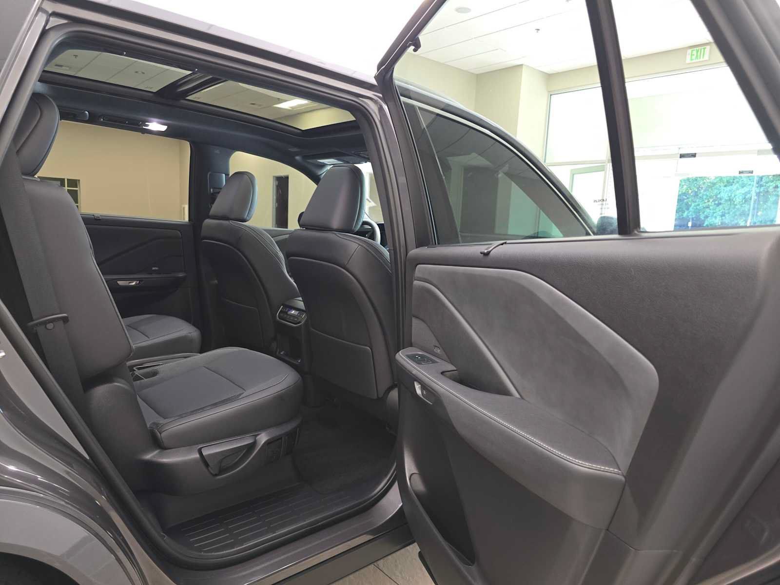 Used 2025 Lexus TX 350 AWD w/ Technology Package image 28