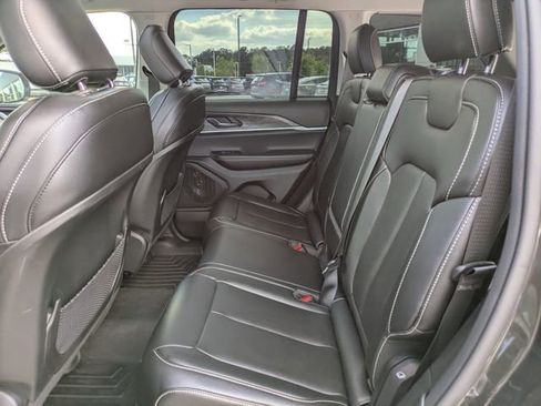 Used 2024 Jeep Grand Cherokee Limited AWD/4WD image 14