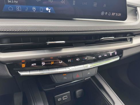 Used 2025 Cadillac XT4 Premium Luxury AWD/4WD image 15