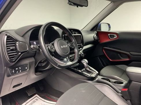 Used 2022 Kia Soul Turbo image 11