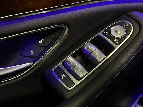 Used 2017 Mercedes-Benz S 550 Sedan image 31