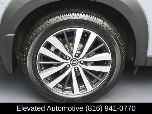 Used 2022 Nissan Pathfinder Platinum w/ Cargo Package AWD/4WD image 5