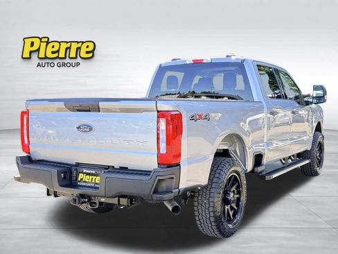 Used 2024 Ford F350 XLT AWD/4WD image 7