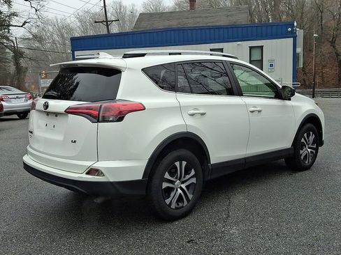 Used 2017 Toyota RAV4 LE w/ Carpet Mat Package image 8