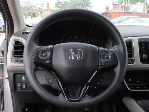 Used 2019 Honda HR-V EX image 8