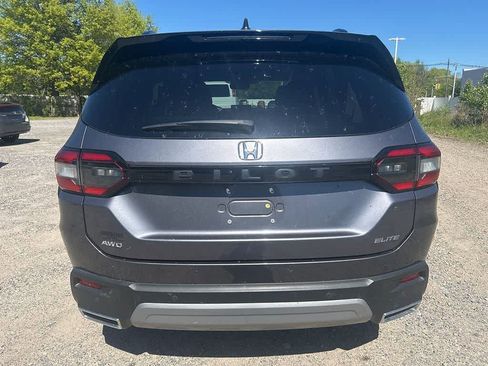 Used 2023 Honda Pilot Elite image 5
