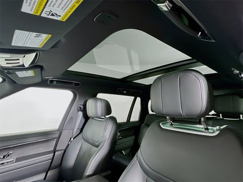 Used 2025 Land Rover Range Rover Long Wheelbase SE image 23