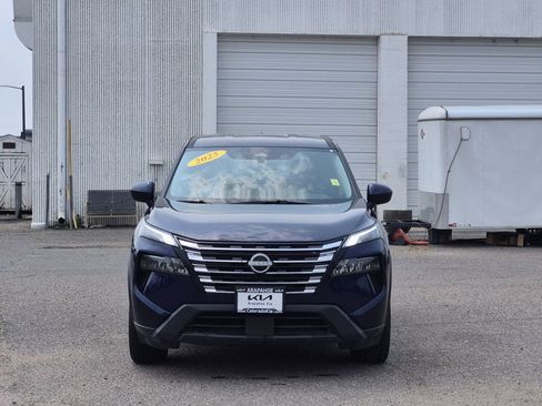 Used 2025 Nissan Rogue SV AWD/4WD image 3