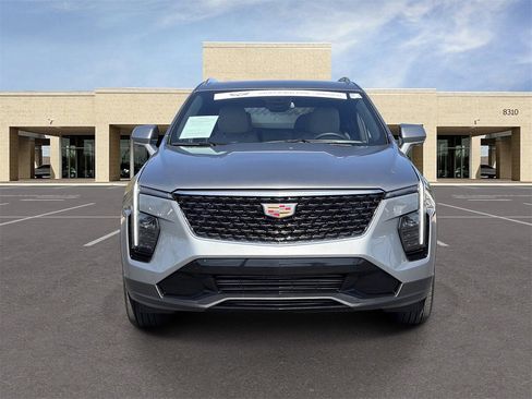 Certified 2025 Cadillac XT4 Premium Luxury image 2