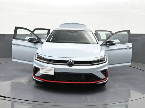 Used 2026 Volkswagen Jetta GLI Autobahn FWD image 43