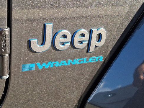 Used 2024 Jeep Wrangler Unlimited w/ Convenience Group image 24