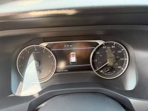 Used 2024 Nissan Pathfinder S FWD image 14