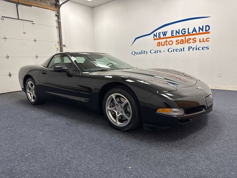 Used 2003 Chevrolet Corvette Coupe w/ Preferred Equipment Group RWD image 8