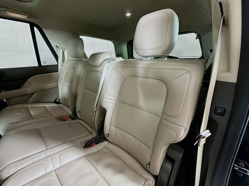 Used 2022 Lincoln Navigator Reserve image 24