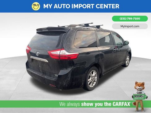 Used 2017 Toyota Sienna Limited image 5