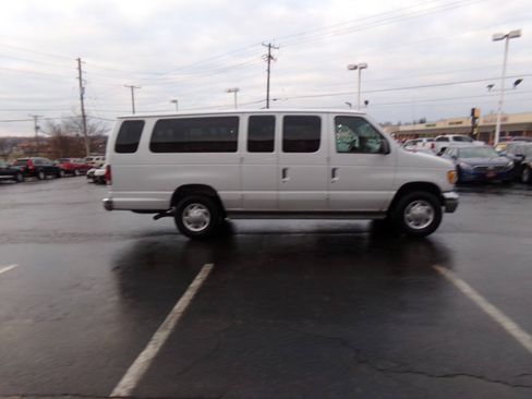 Used 2001 Ford E-350 and Econoline 350 XL RWD image 5