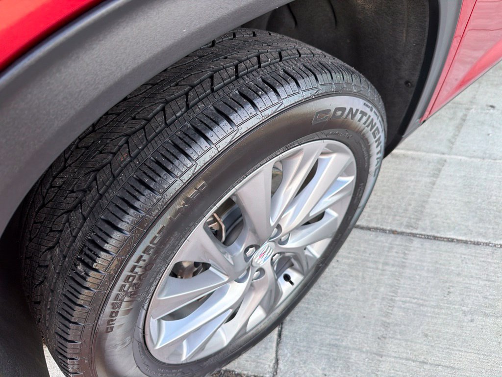 Used 2025 Buick Enclave Preferred AWD/4WD image 11