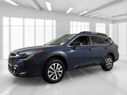 Certified 2025 Subaru Outback Premium AWD/4WD image 2
