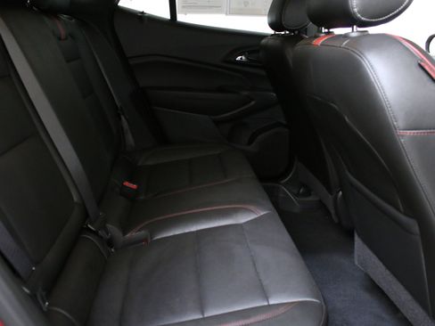 Used 2024 Chevrolet Trax RS w/ Sunroof Package image 28