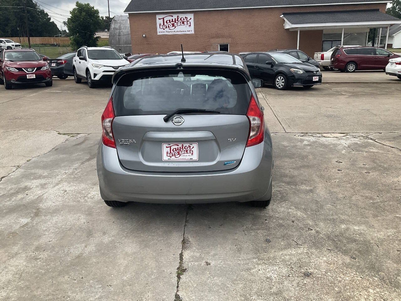 Used 2015 Nissan Versa Note SV w/ Sport Value Package FWD image 4