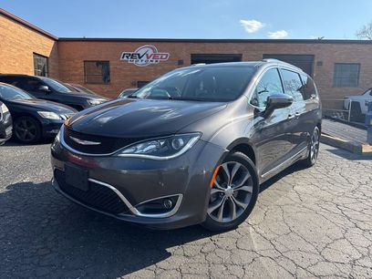 Used 2017 Chrysler Pacifica Limited w/ UConnect Theater Package