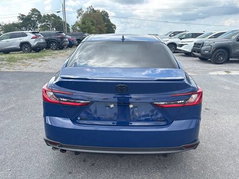Used 2025 Toyota Camry SE FWD image 6