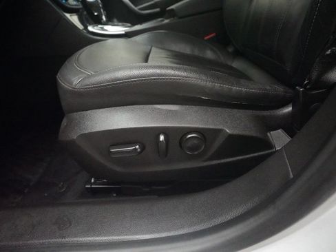 Used 2011 Buick Regal CXL FWD image 26