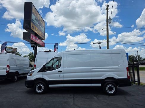 Used 2025 Ford Transit 250 148 Medium Roof RWD image 4
