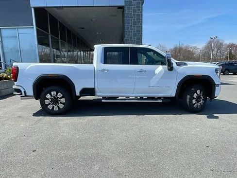 New 2026 GMC Sierra 2500 Denali AWD/4WD image 9