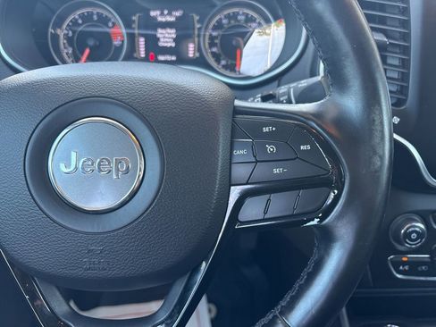 Used 2020 Jeep Cherokee Latitude Plus image 20