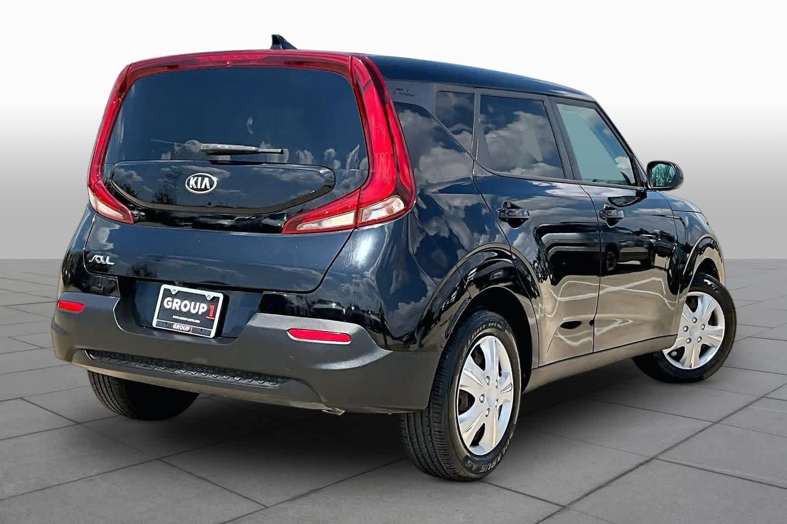 Used 2020 Kia Soul LX FWD image 13