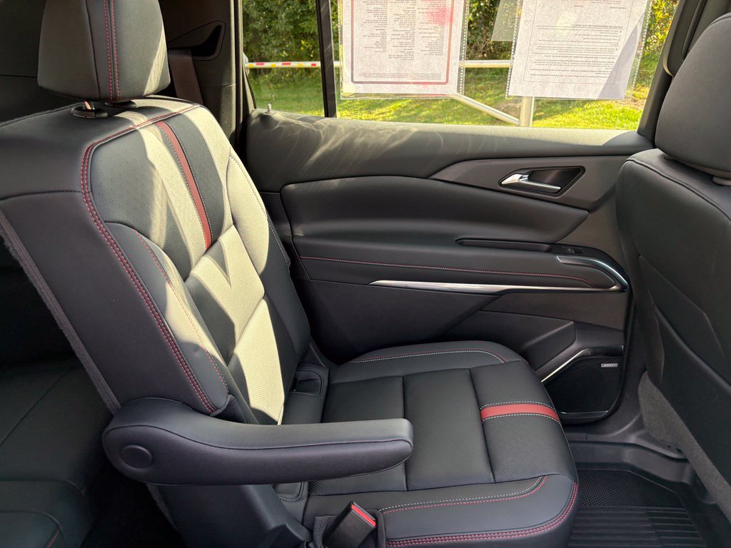 Used 2024 Chevrolet Traverse RS w/ LPO, Floor Liner Package AWD/4WD image 48